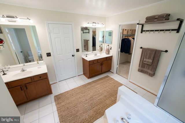 56 COUNTRY MANOR DR, Fredericksburg, VA 22406