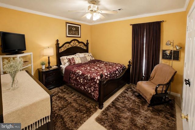 56 COUNTRY MANOR DR, Fredericksburg, VA 22406