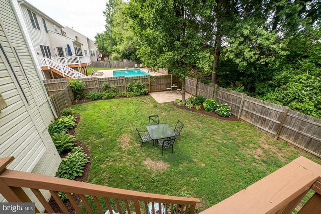 56 COUNTRY MANOR DR, Fredericksburg, VA 22406