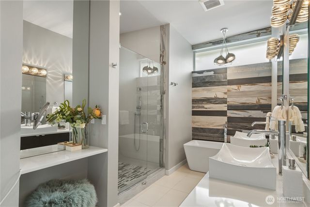 10315 NE 65th Wy, Kirkland, WA 98033