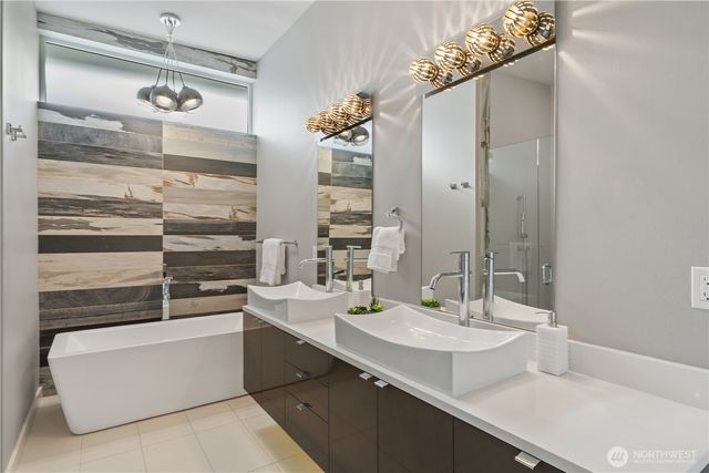 10315 NE 65th Wy, Kirkland, WA 98033