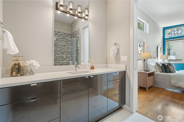 10315 NE 65th Wy, Kirkland, WA 98033