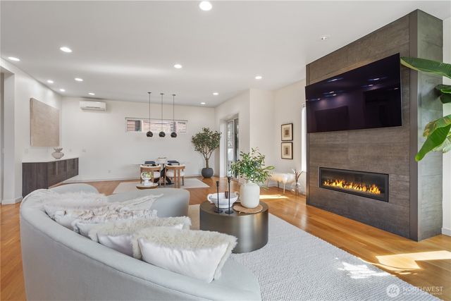 10315 NE 65th Wy, Kirkland, WA 98033