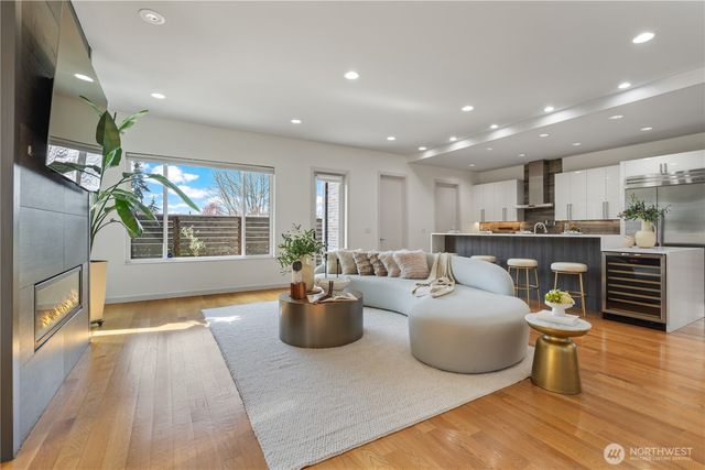 10315 NE 65th Wy, Kirkland, WA 98033