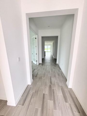 9299 SW Lorenzo Way, Port St Lucie, FL 34987