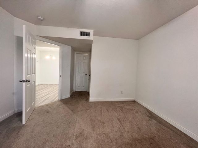 3005 Walnut Bend Lane 32, Houston, TX 77042