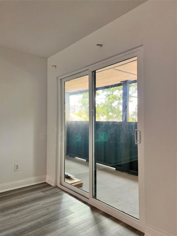 3005 Walnut Bend Lane 32, Houston, TX 77042