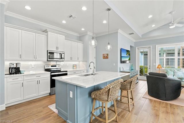 7226 Saona CT, Naples, FL 34113