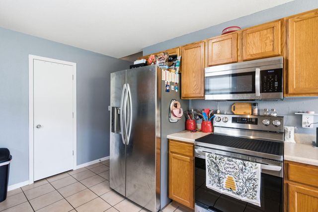 6 AMAZON DR, Columbia, MO 65202