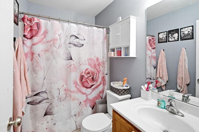 6 AMAZON DR, Columbia, MO 65202