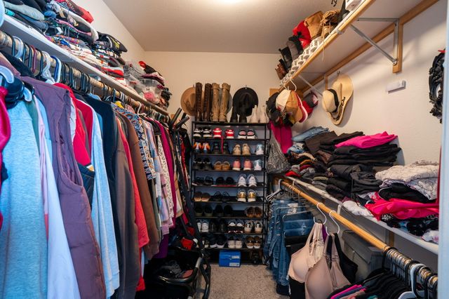 6 AMAZON DR, Columbia, MO 65202