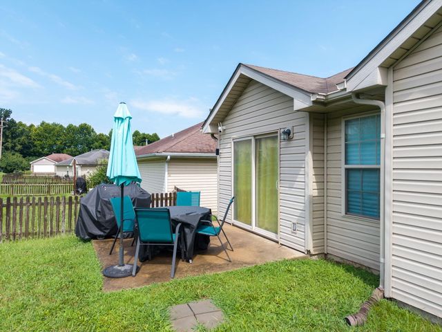 6 AMAZON DR, Columbia, MO 65202