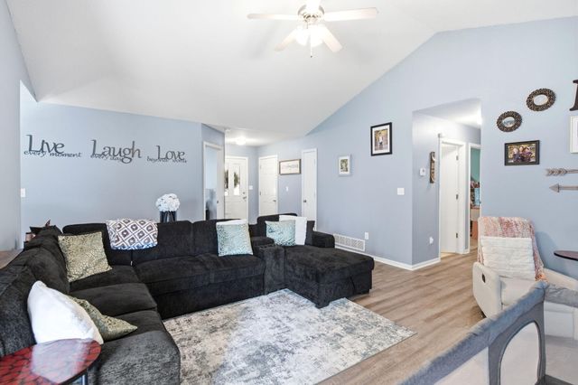 6 AMAZON DR, Columbia, MO 65202