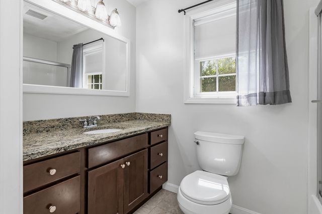 15 Hourihan St, Peabody, MA 01960