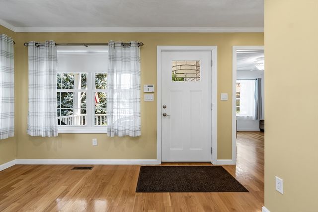 15 Hourihan St, Peabody, MA 01960
