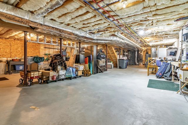 15 Hourihan St, Peabody, MA 01960