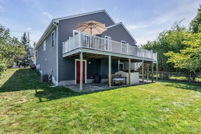 15 Hourihan St, Peabody, MA 01960