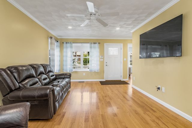15 Hourihan St, Peabody, MA 01960