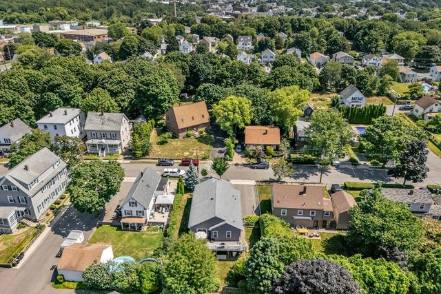 15 Hourihan St, Peabody, MA 01960