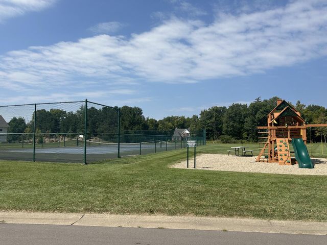 5141 Dickinson Estates Drive 15, St. Joseph, MI 49085
