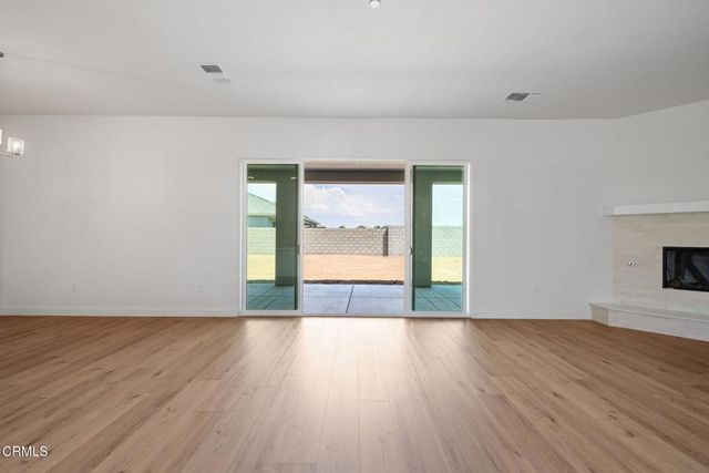 7516 Ruthburg Way, Bakersfield, CA 93314