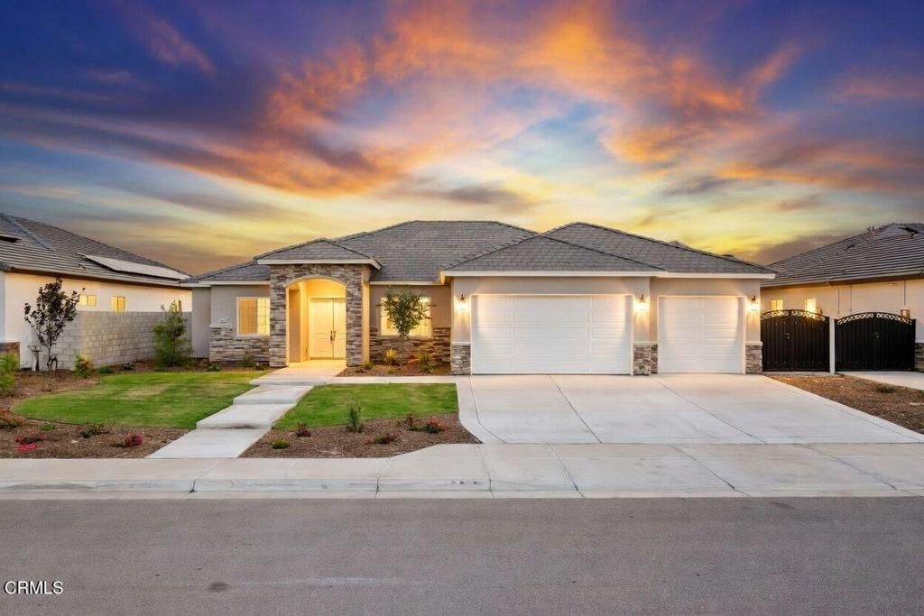 7516 Ruthburg Way, Bakersfield, CA 93314