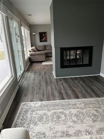 7431 N Briarcliff Knoll Drive, West Bloomfield Charter Township, MI 48322