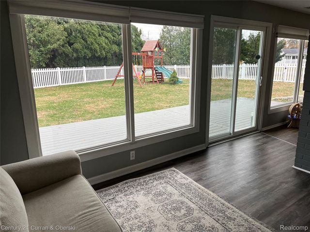 7431 N Briarcliff Knoll Drive, West Bloomfield Charter Township, MI 48322