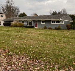 7431 N Briarcliff Knoll Drive, West Bloomfield Charter Township, MI 48322