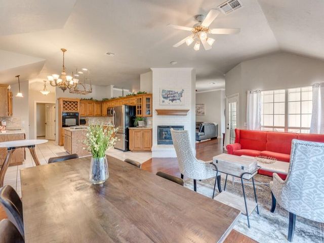 3001 Weymouth Way, Norman, OK 73071