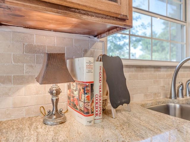 3001 Weymouth Way, Norman, OK 73071