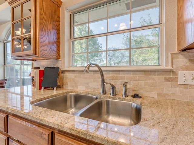 3001 Weymouth Way, Norman, OK 73071