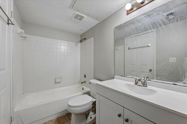 501 W 26th ST 121, Austin, TX 78705