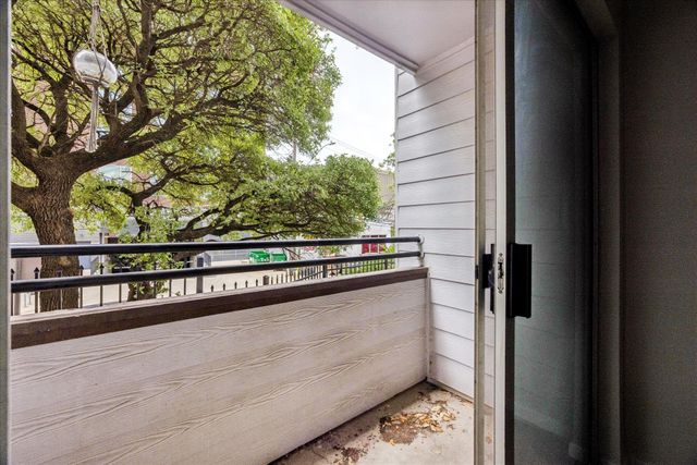 501 W 26th ST 121, Austin, TX 78705