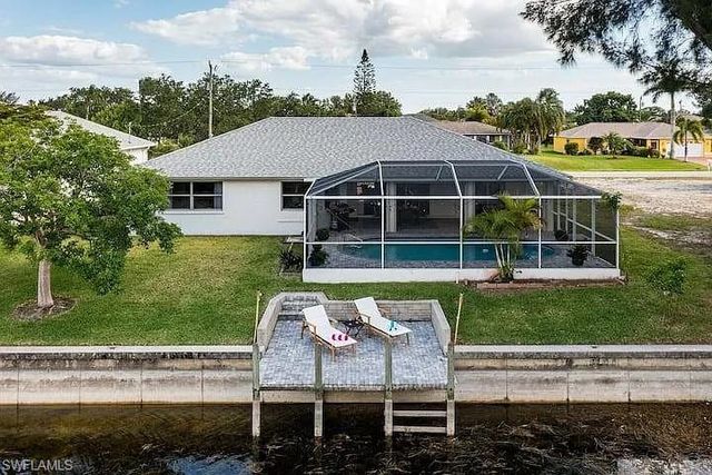 313 SE 23rd TER, Cape Coral, FL 33990