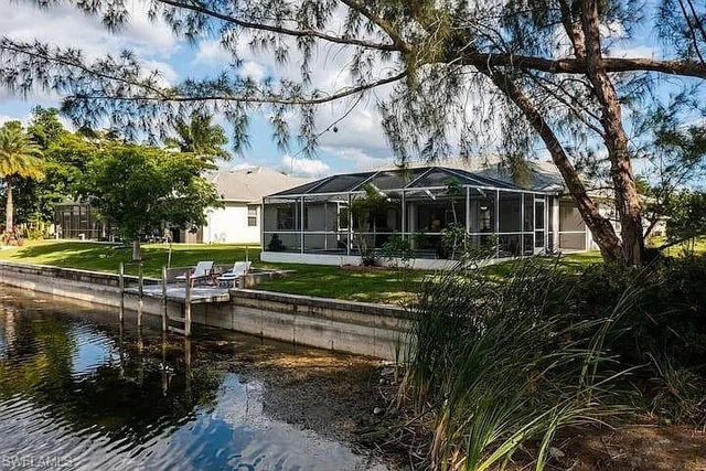 313 SE 23rd TER, Cape Coral, FL 33990