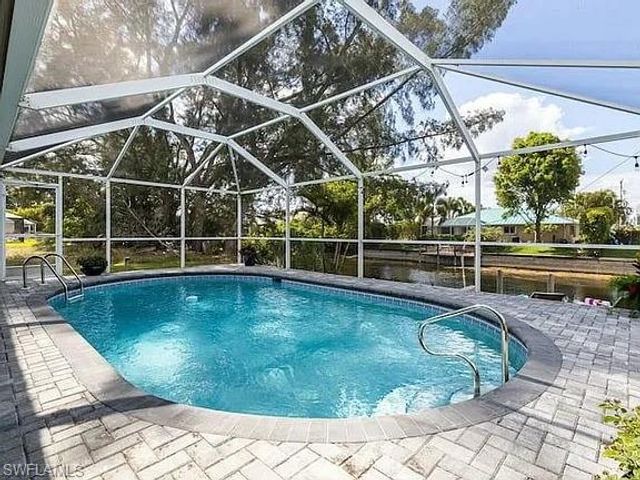 313 SE 23rd TER, Cape Coral, FL 33990