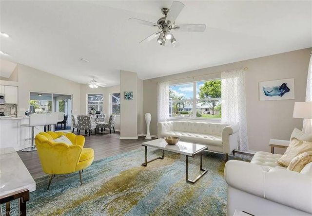 313 SE 23rd TER, Cape Coral, FL 33990