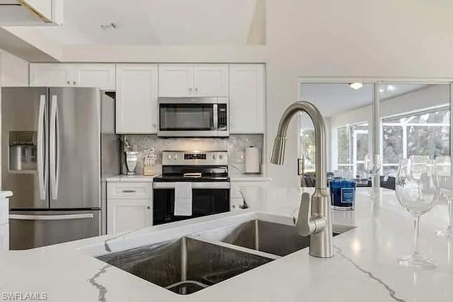 313 SE 23rd TER, Cape Coral, FL 33990