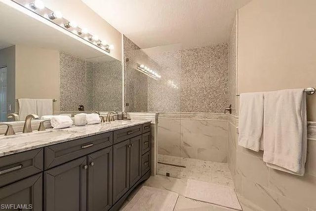 313 SE 23rd TER, Cape Coral, FL 33990