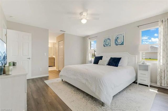 313 SE 23rd TER, Cape Coral, FL 33990
