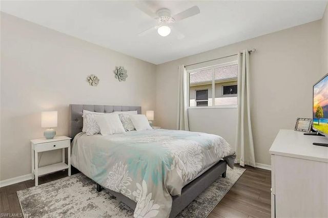 313 SE 23rd TER, Cape Coral, FL 33990