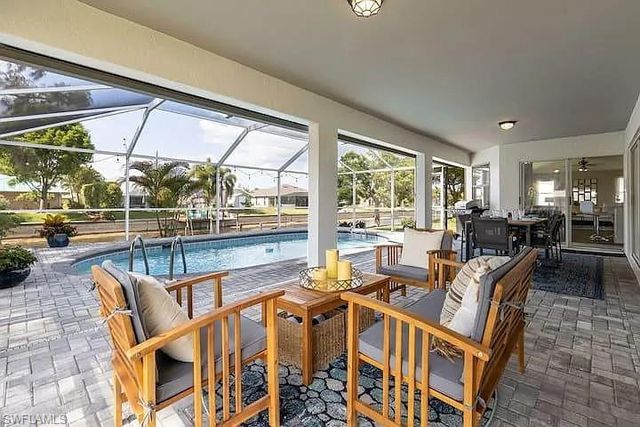 313 SE 23rd TER, Cape Coral, FL 33990