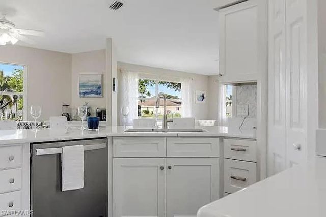 313 SE 23rd TER, Cape Coral, FL 33990