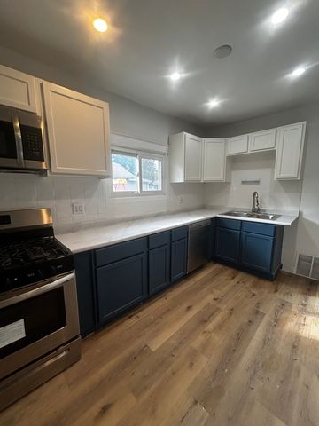 1041 W 104th Place, Chicago, IL 60643