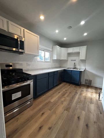 1041 W 104th Place, Chicago, IL 60643