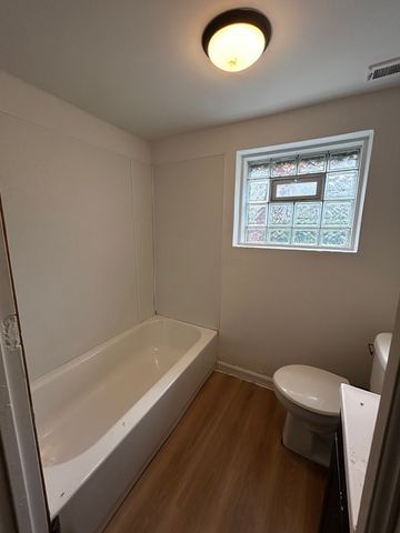 1041 W 104th Place, Chicago, IL 60643