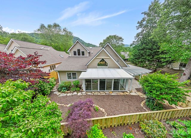 50 Beekeeper Trail, Swannanoa, NC 28778