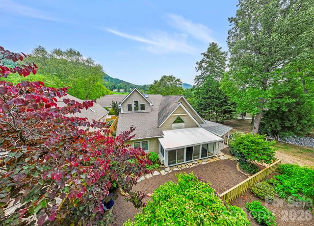 50 Beekeeper Trail, Swannanoa, NC 28778