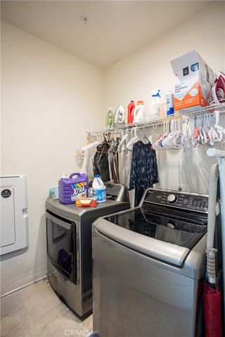 687 S Mandarin Lane, Rialto, CA 92376